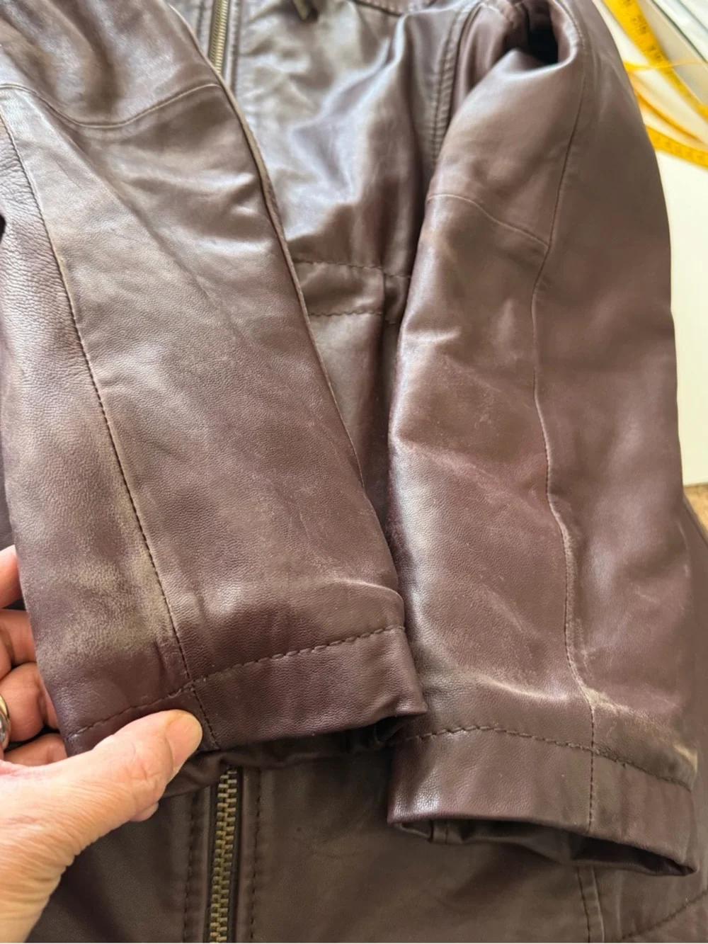 MICHAEL Michael Kors brown leather Utility jacket with distressed look size XS. - Picture 9 of 15